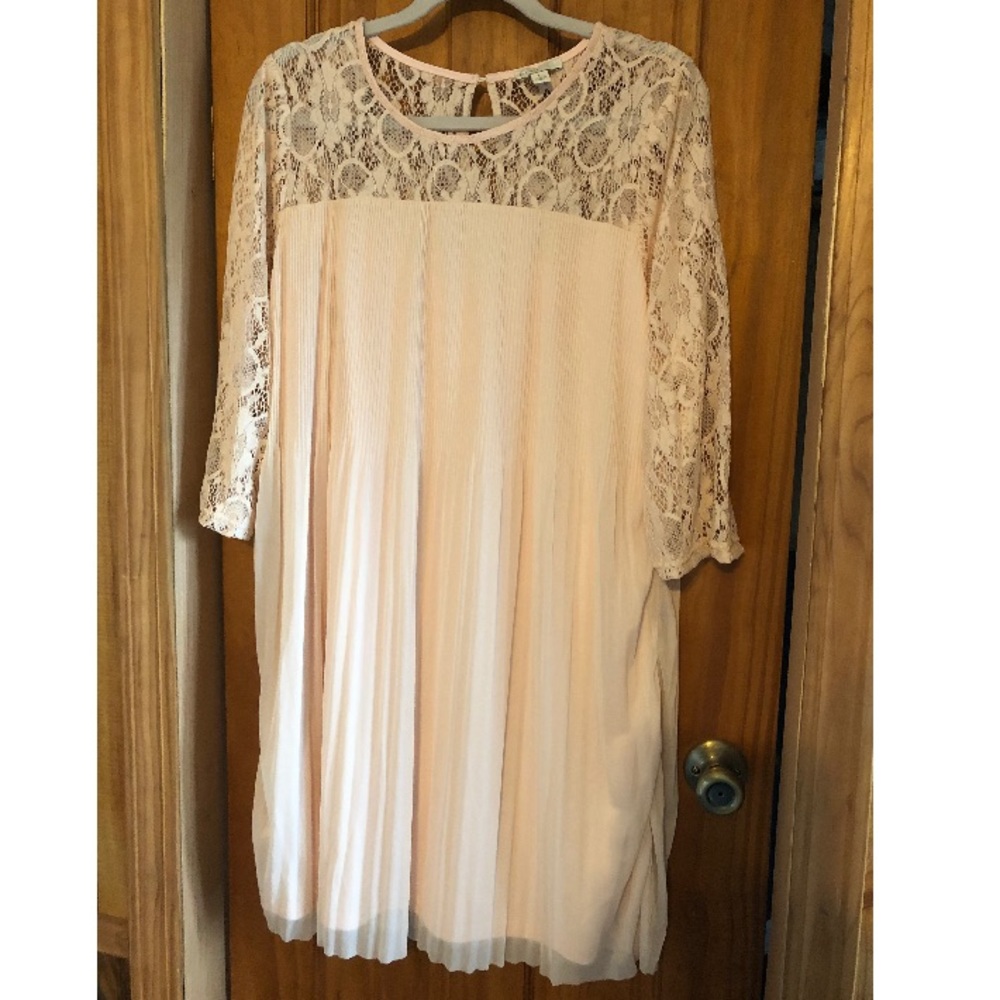 NWOT Light pink 3/4 sleeve dress
